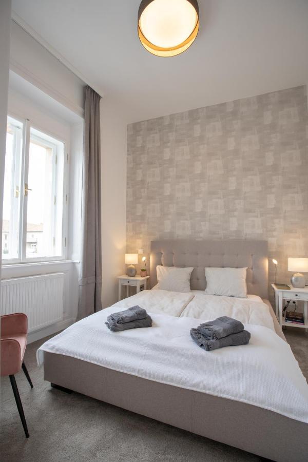 El Gusto Homes Town Šoproň Exteriér fotografie