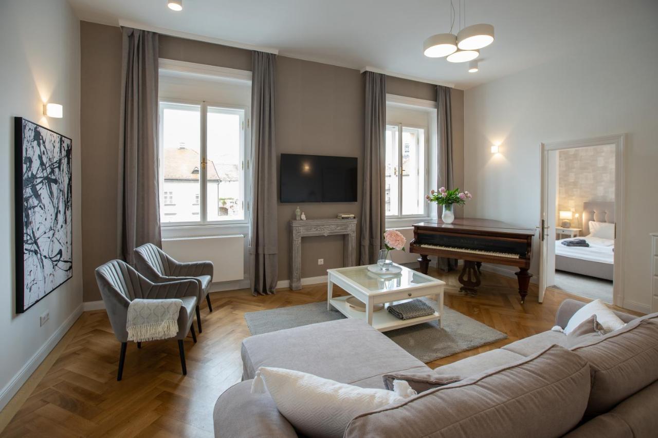 El Gusto Homes Town Šoproň Exteriér fotografie