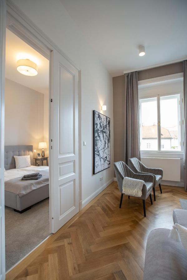El Gusto Homes Town Šoproň Exteriér fotografie