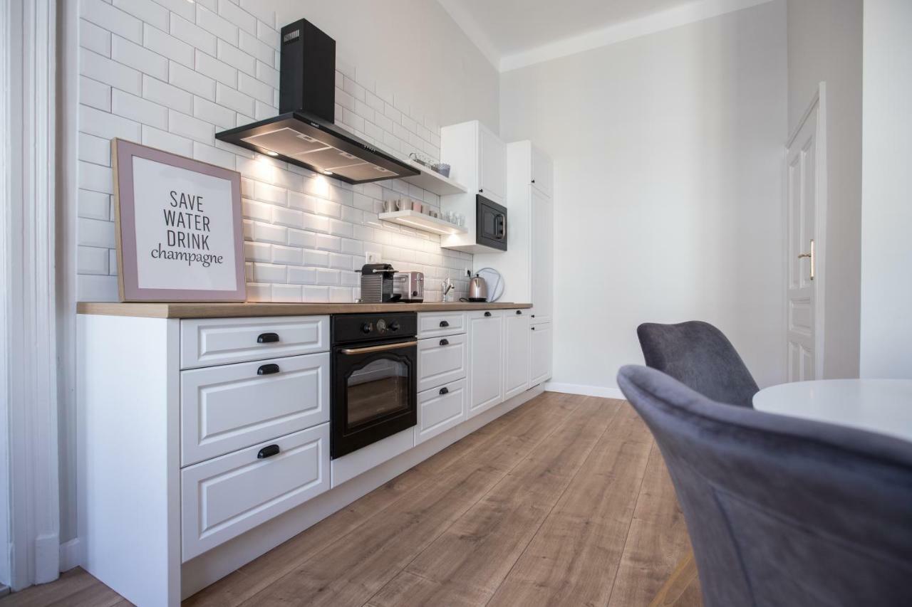 El Gusto Homes Town Šoproň Exteriér fotografie
