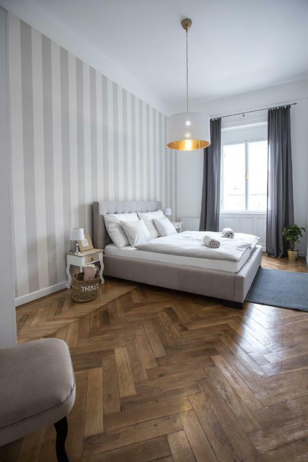 El Gusto Homes Town Šoproň Exteriér fotografie