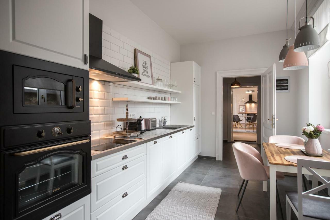 El Gusto Homes Town Šoproň Exteriér fotografie