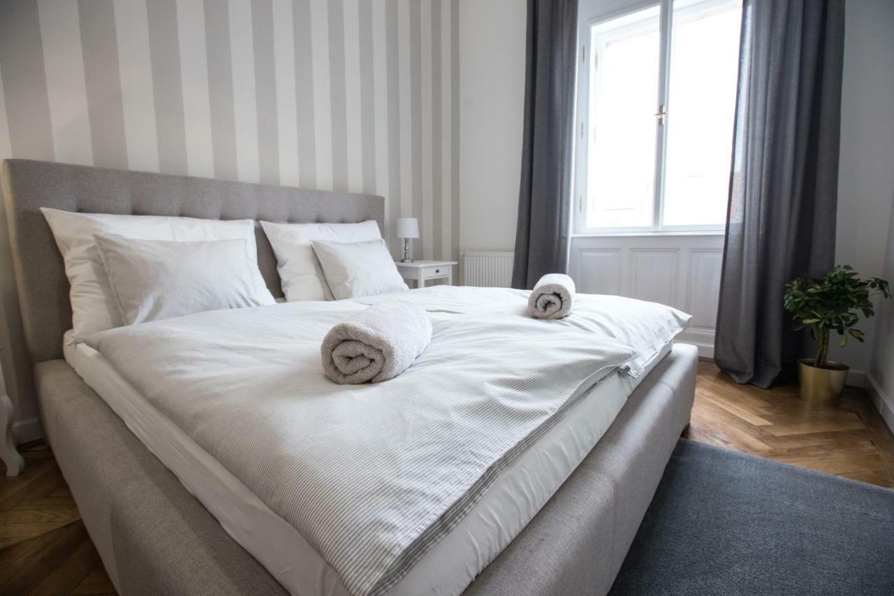 El Gusto Homes Town Šoproň Exteriér fotografie