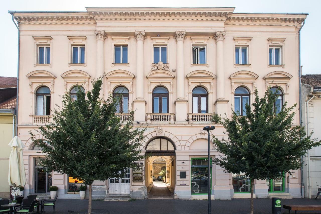 El Gusto Homes Town Šoproň Exteriér fotografie